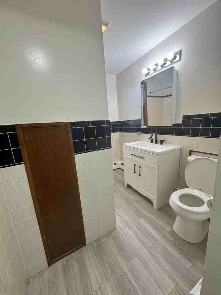 35 Humes St #1stFL - Photo 3 of 6