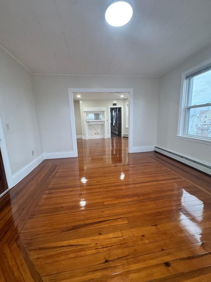 35 Humes St #1stFL - Photo 6 of 6
