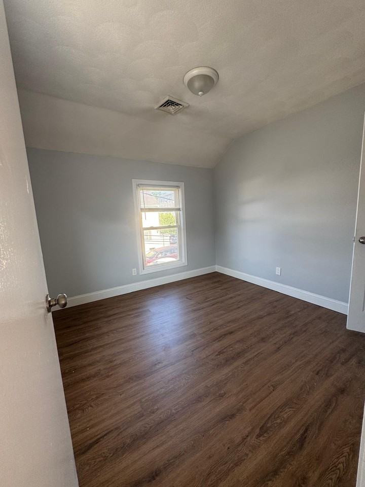 159 Harrison St 2nd Fl #2ndFL - Photo 3 of 9