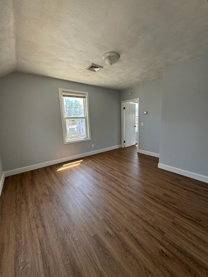 159 Harrison St 2nd Fl #2ndFL - Photo 5 of 9