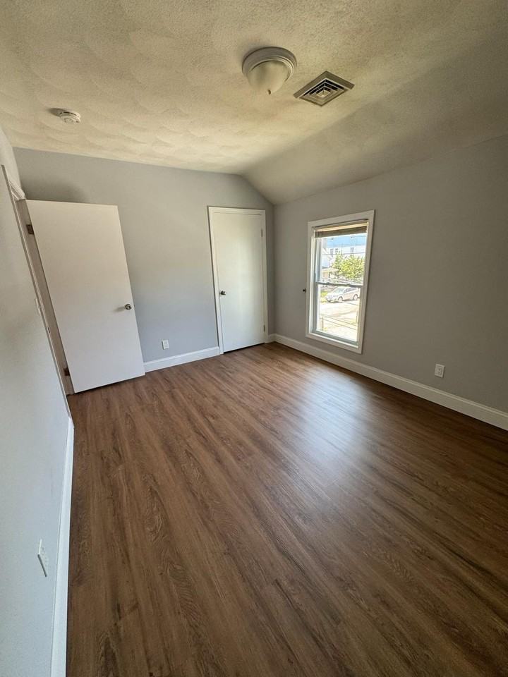 159 Harrison St 2nd Fl #2ndFL - Photo 6 of 9