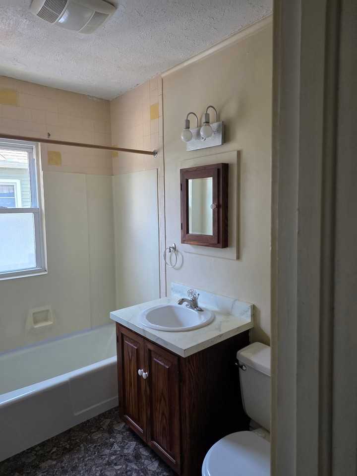 167 W Center St #2ndFL - Photo 4 of 18
