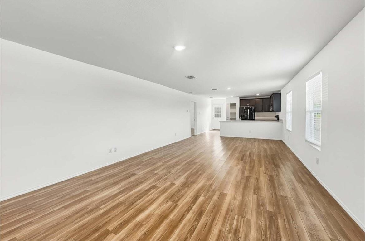 5405 Longshadow Dr - Photo 3 of 6