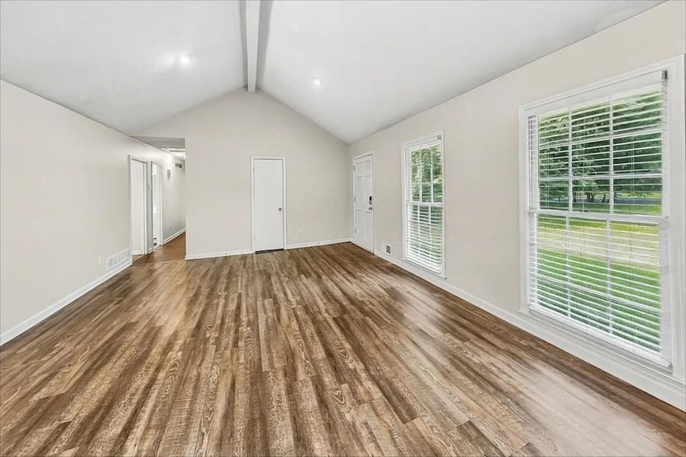 1378 Hidden Cir - Photo 2 of 16