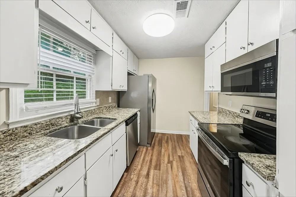 1378 Hidden Cir - Photo 5 of 16
