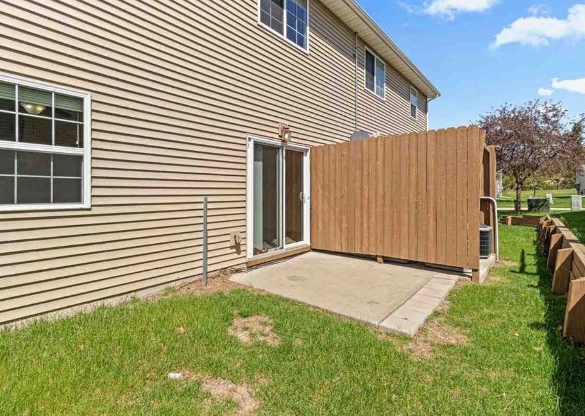 1659 Burr Dr - Photo 2 of 14