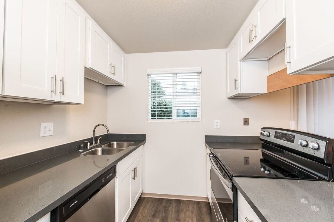 2707 Mountain View Ave W #2 - Photo 3 of 19
