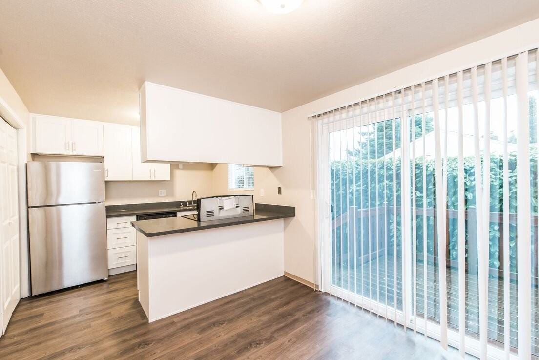2707 Mountain View Ave W #2 - Photo 5 of 19