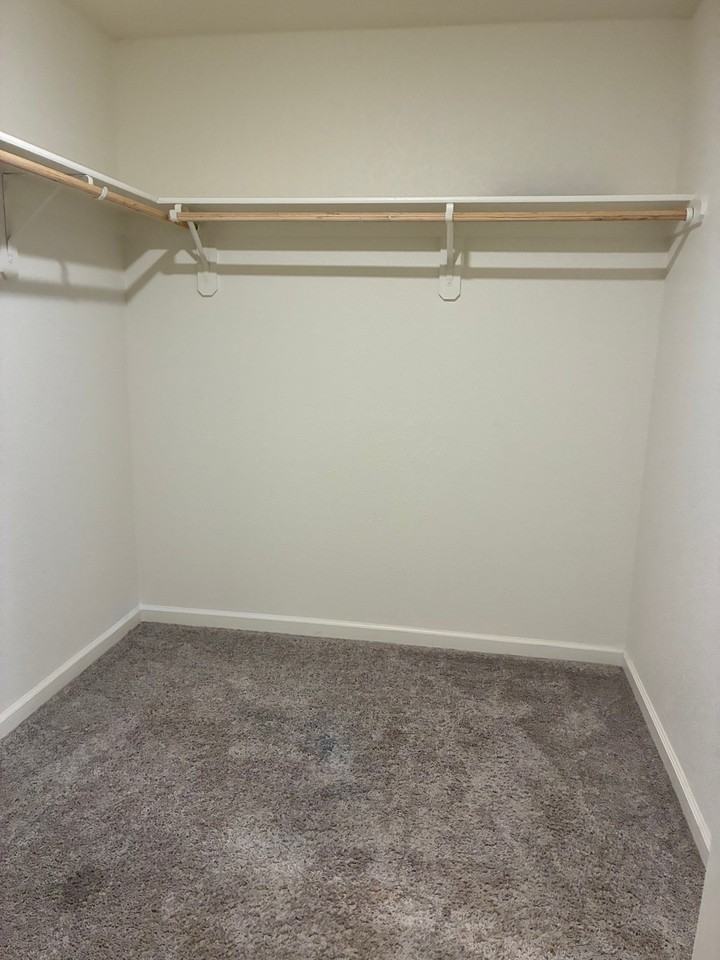 4244 Rutherford Ave - Photo 4 of 20