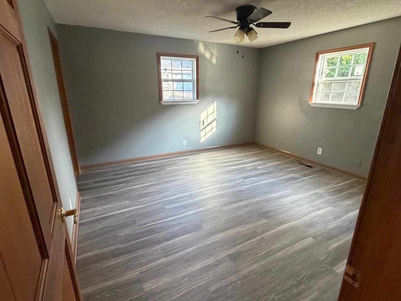 5335 Marion Ave - Photo 5 of 17