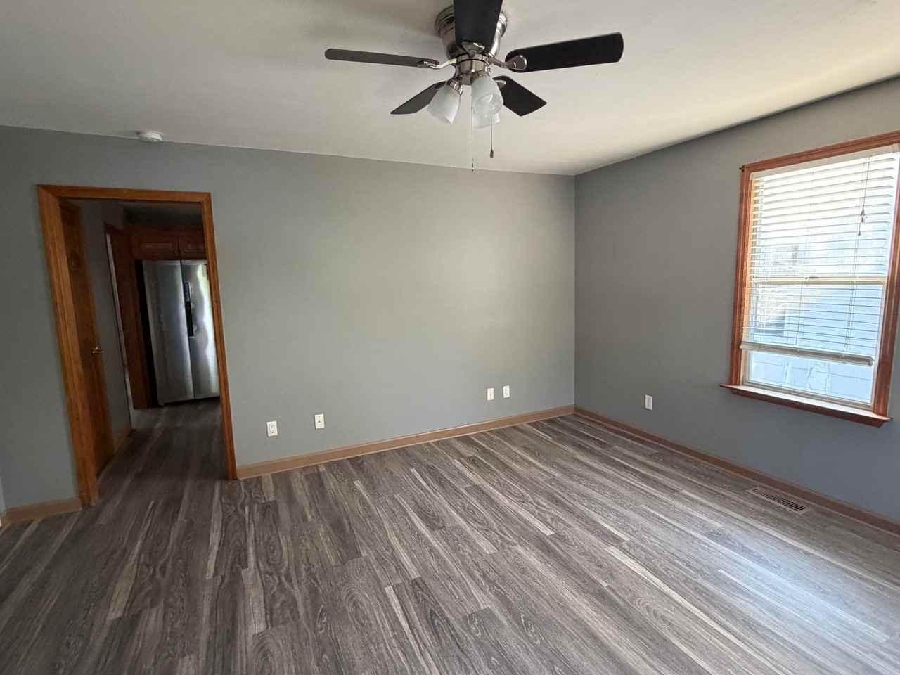 5335 Marion Ave - Photo 7 of 17