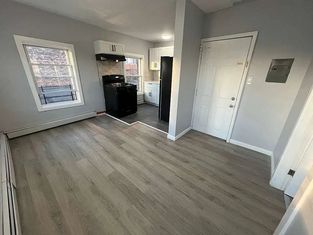 297 Van Houten St #3R - Photo 5 of 7