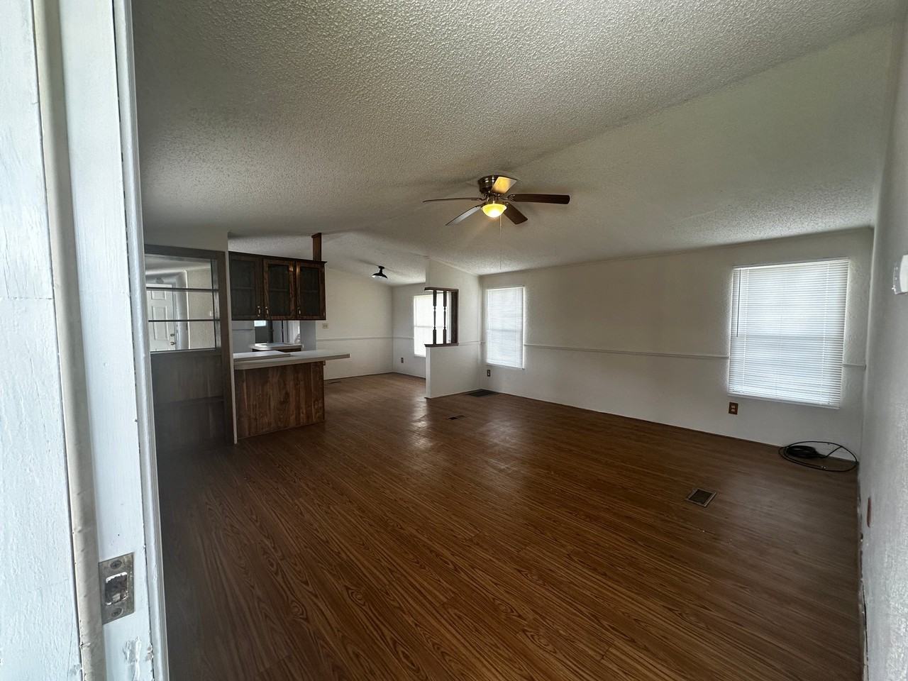 5609 Dublin Dr - Photo 3 of 15