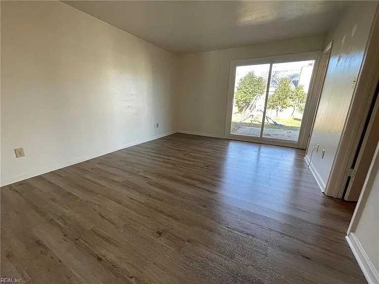 916 Bernstein Ct - Photo 6 of 10