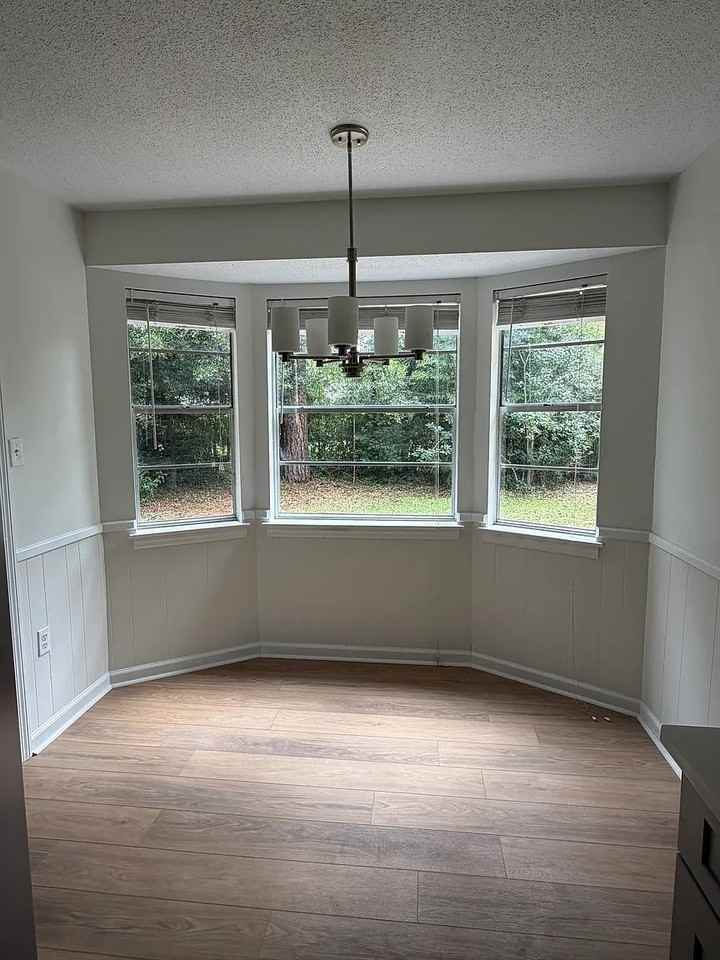 112 Talbot Rd - Photo 4 of 16