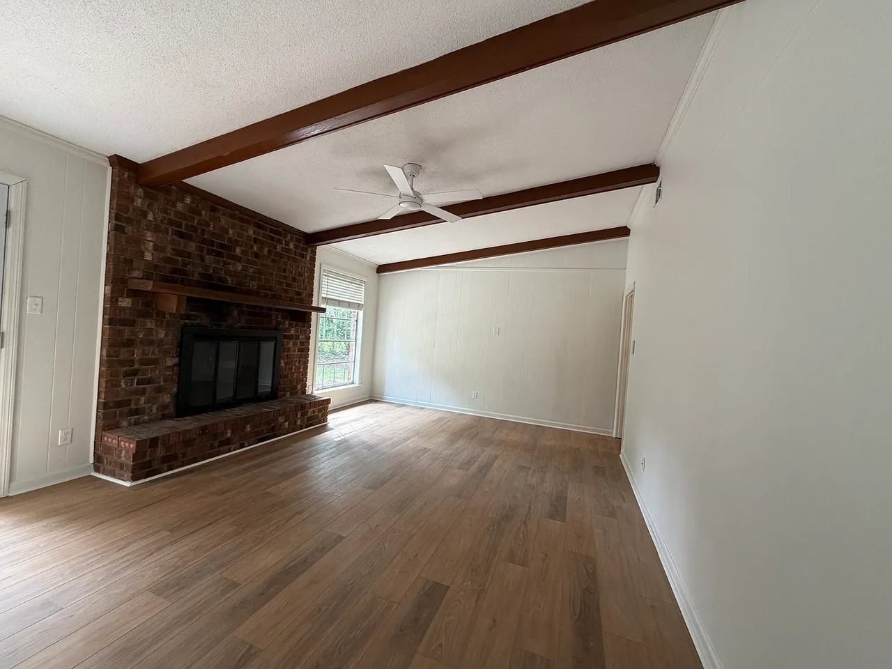 112 Talbot Rd - Photo 5 of 16