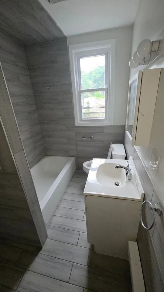 194 W Broadway #1F - Photo 5 of 5