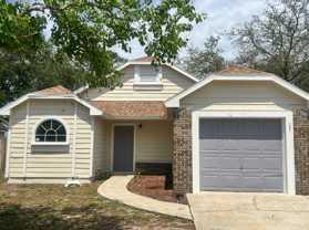160 Edgewater Cir - Photo 1 of 1