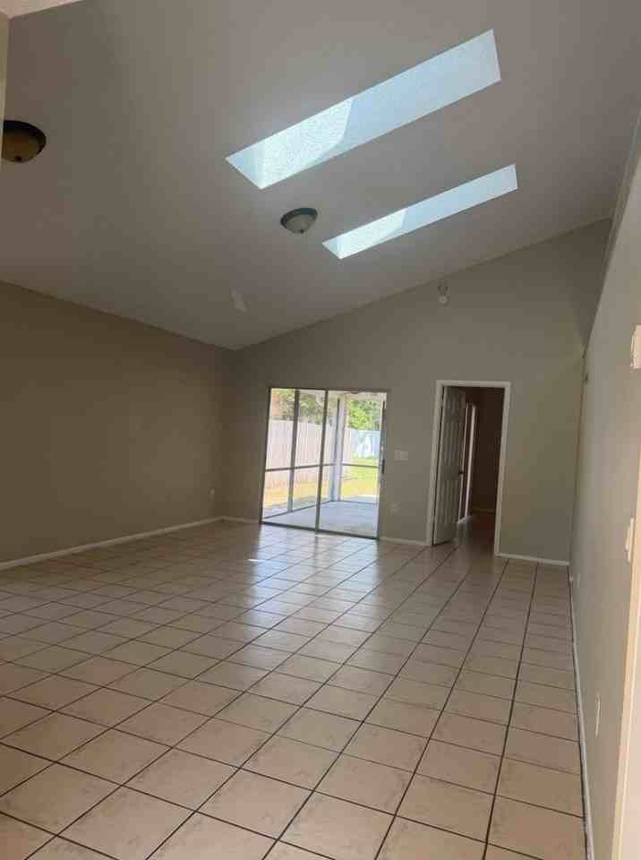 160 Edgewater Cir - Photo 6 of 14