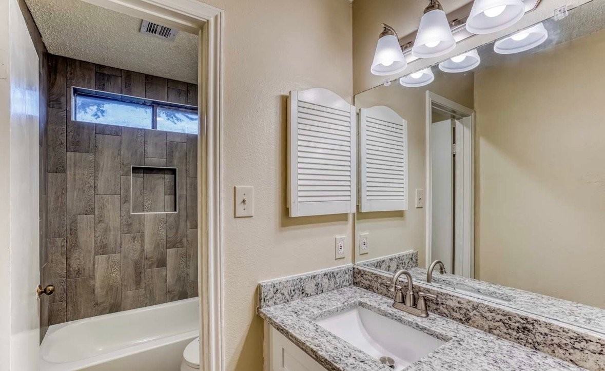 13818 N 37th Way - Photo 4 of 9