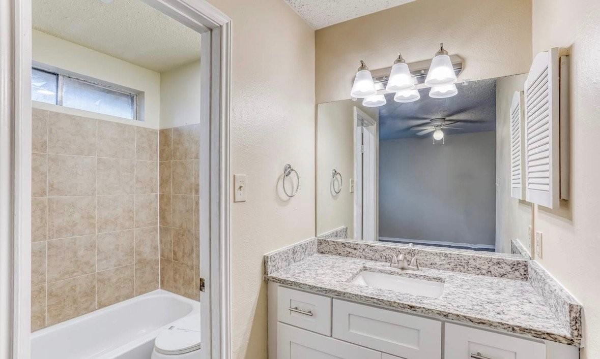 13818 N 37th Way - Photo 5 of 9