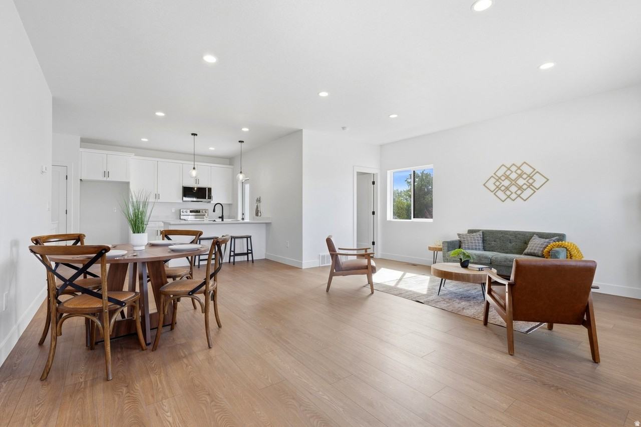 316 E Woodscape Way - Photo 3 of 10