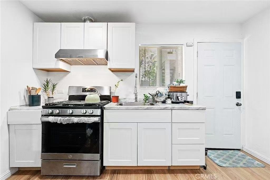 15221 Willard St - Photo 3 of 5