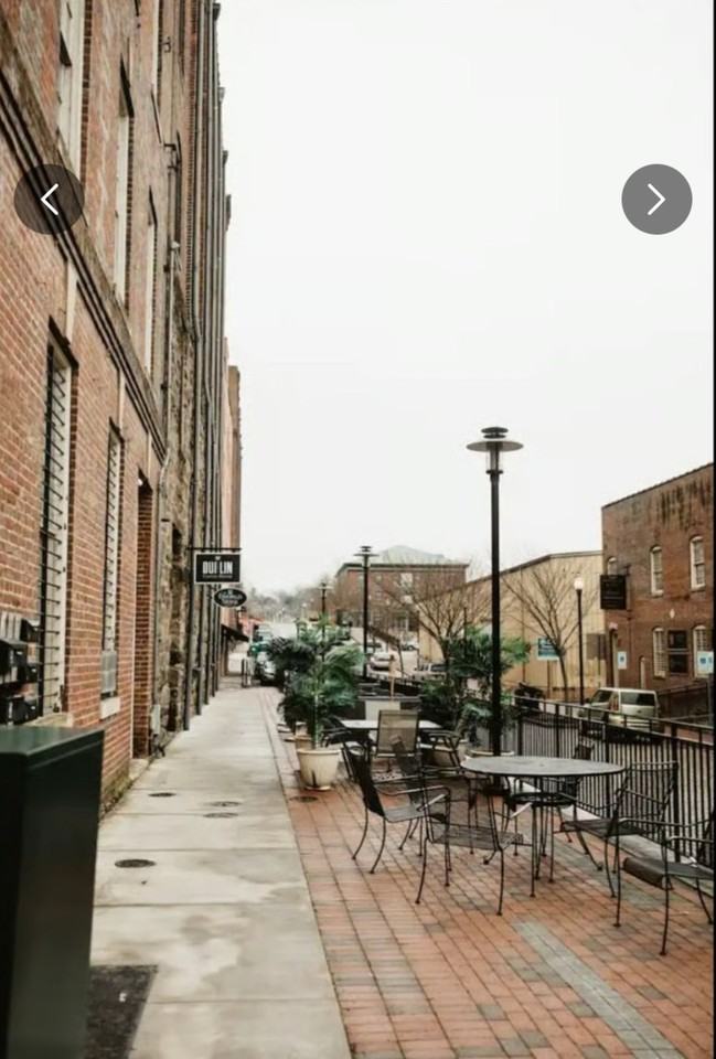 1009 Jefferson St #B1 - Photo 2 of 20