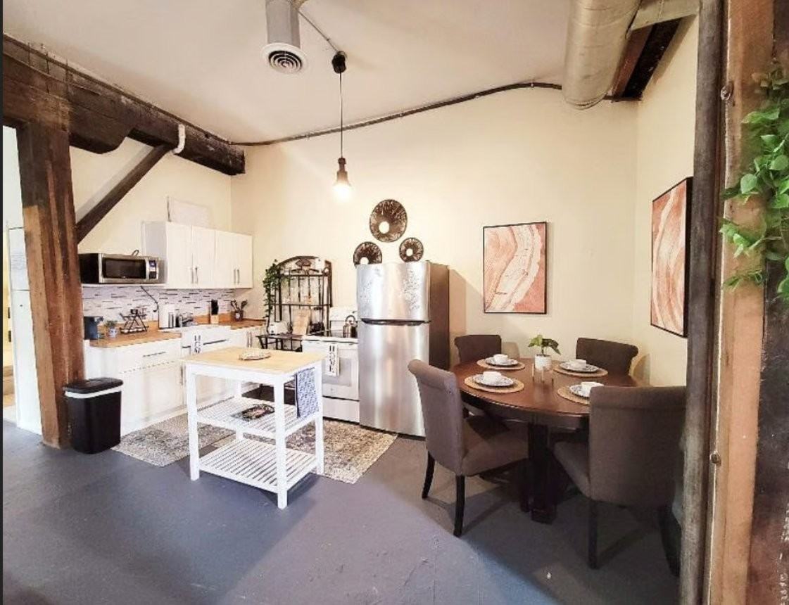 1009 Jefferson St #B2 - Photo 2 of 20