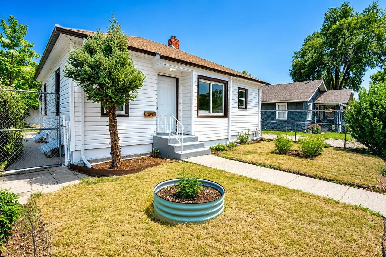 736 Jackson St - Photo 2 of 14