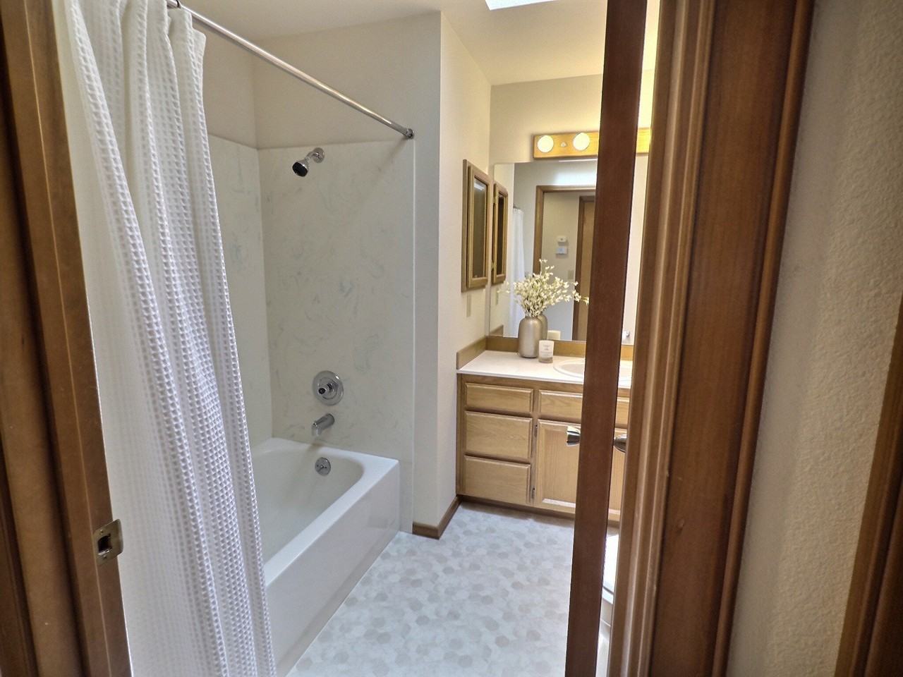 3910 Maple Rd - Photo 6 of 20