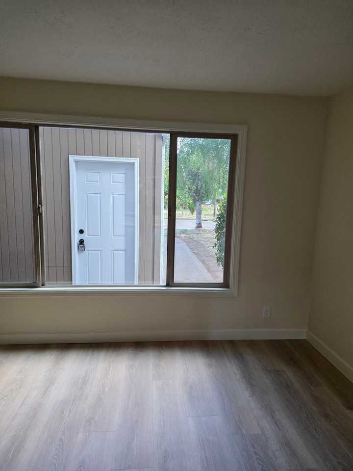 1373 Fabry Rd Se - Photo 6 of 30