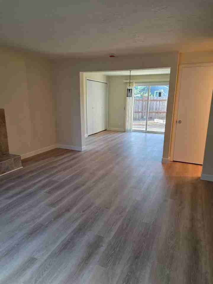 1373 Fabry Rd Se - Photo 7 of 30