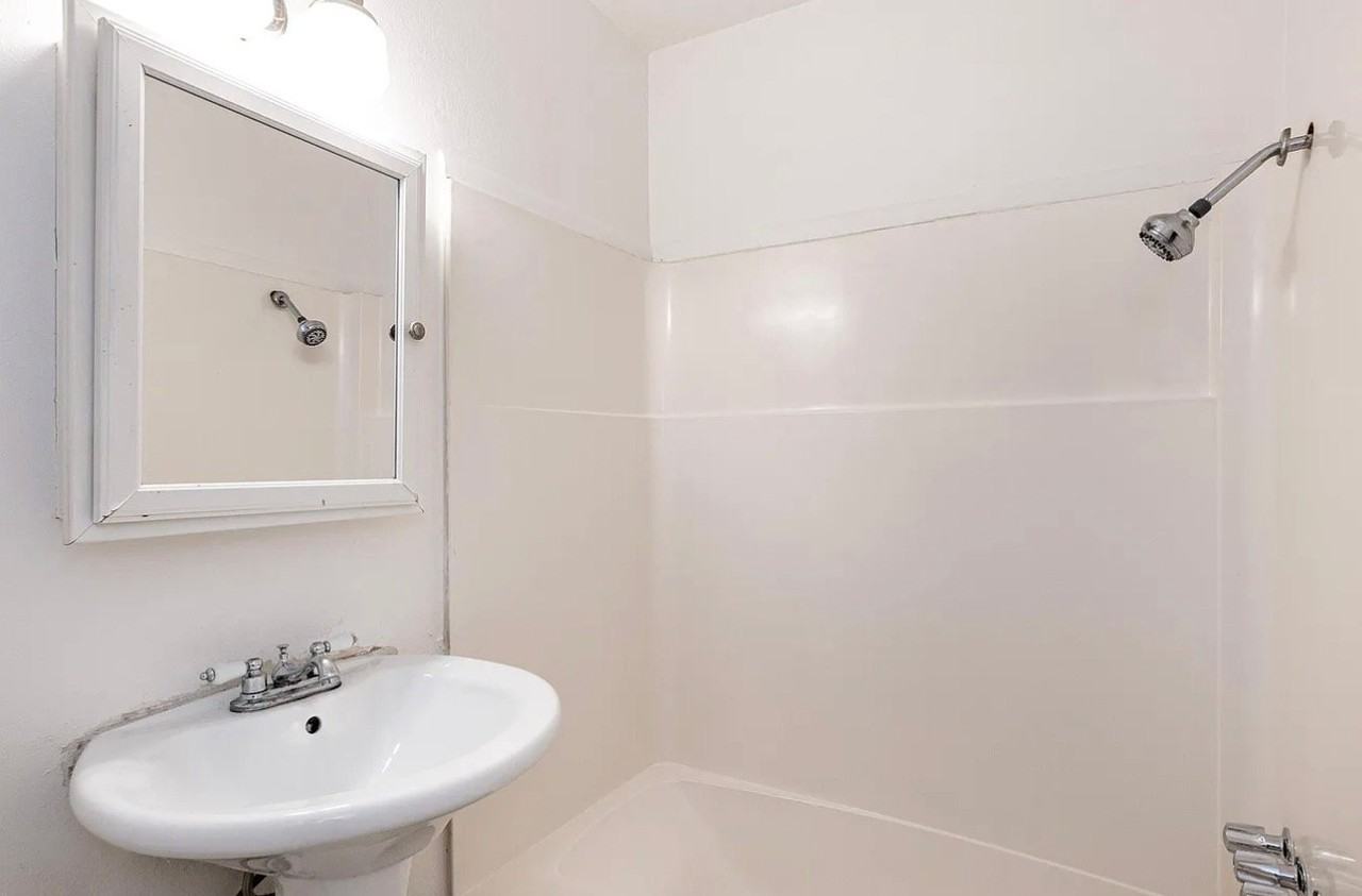 2420 N West St #7 - Photo 3 of 10