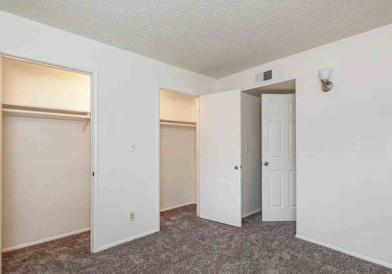 2420 N West St #7 - Photo 7 of 10