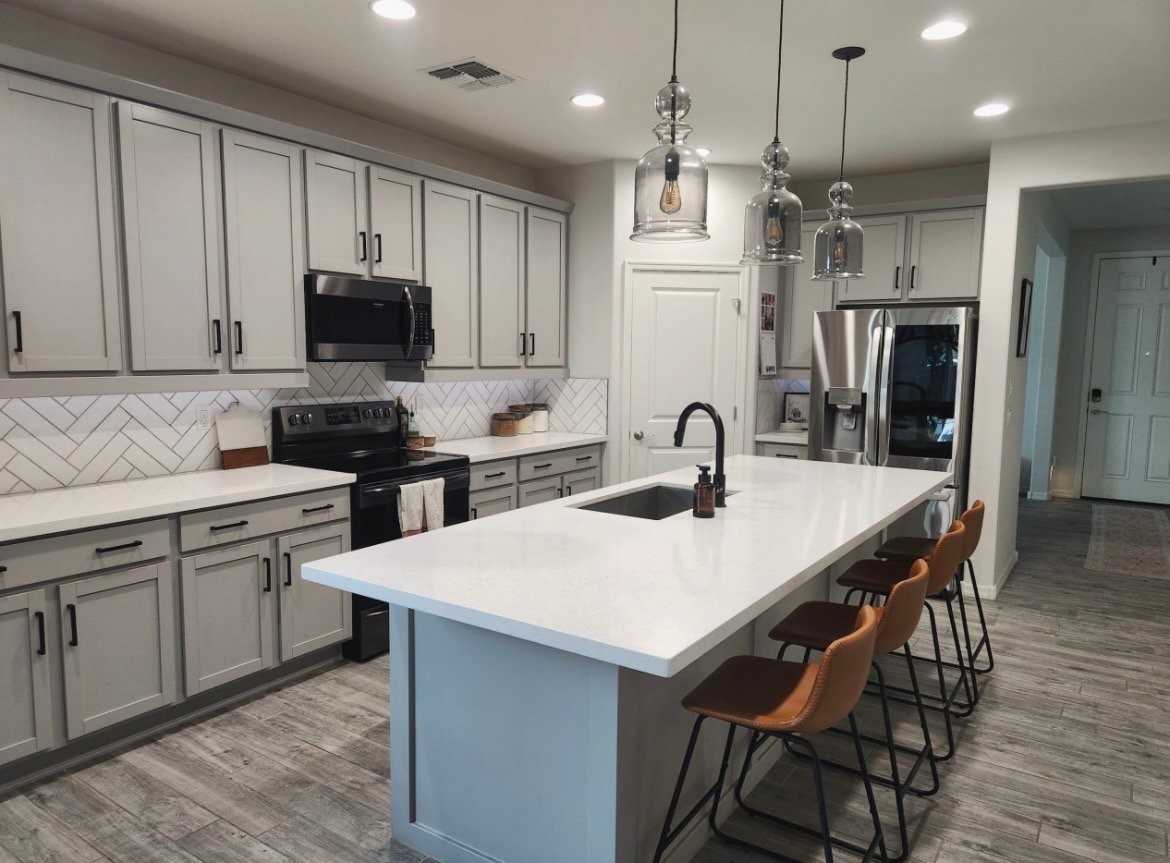 5024 N 84th Dr - Photo 4 of 18