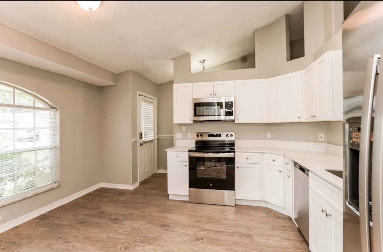 1127 Cord Ct - Photo 2 of 13