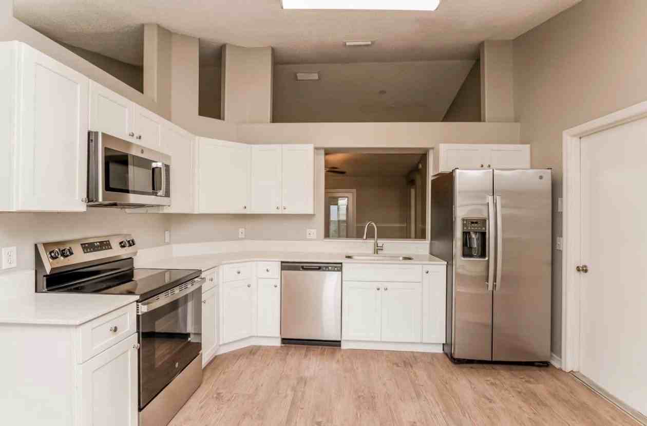 1127 Cord Ct - Photo 4 of 13