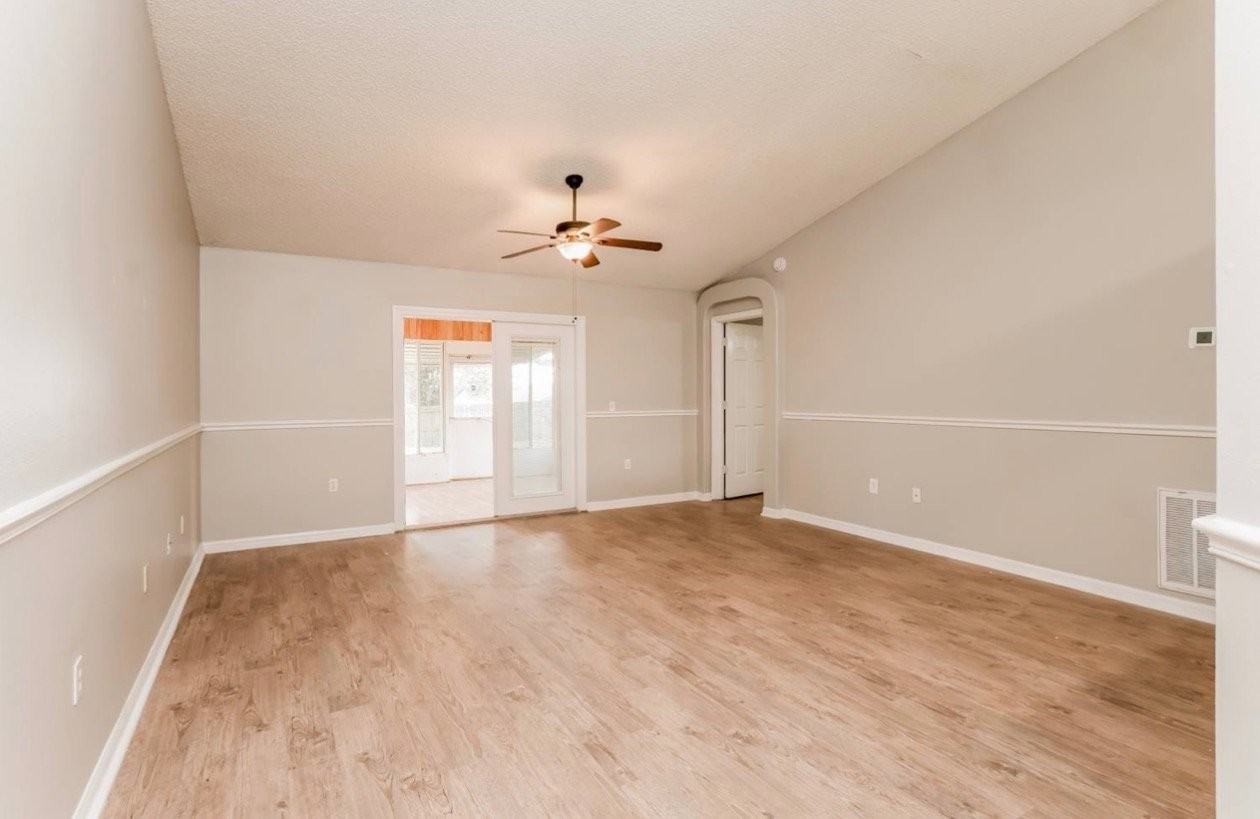 1127 Cord Ct - Photo 6 of 13