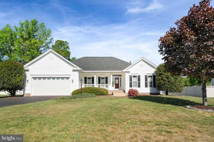 2707 Glendas Way - Photo 2 of 37