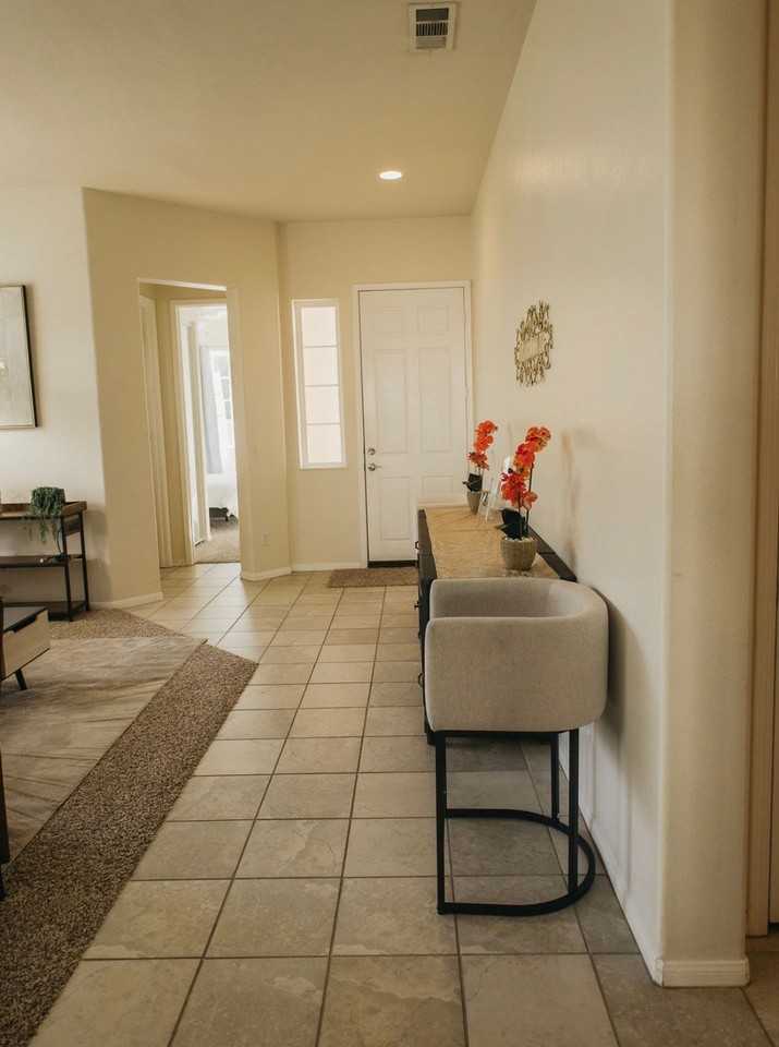 1634 Ivy Ct - Photo 4 of 14