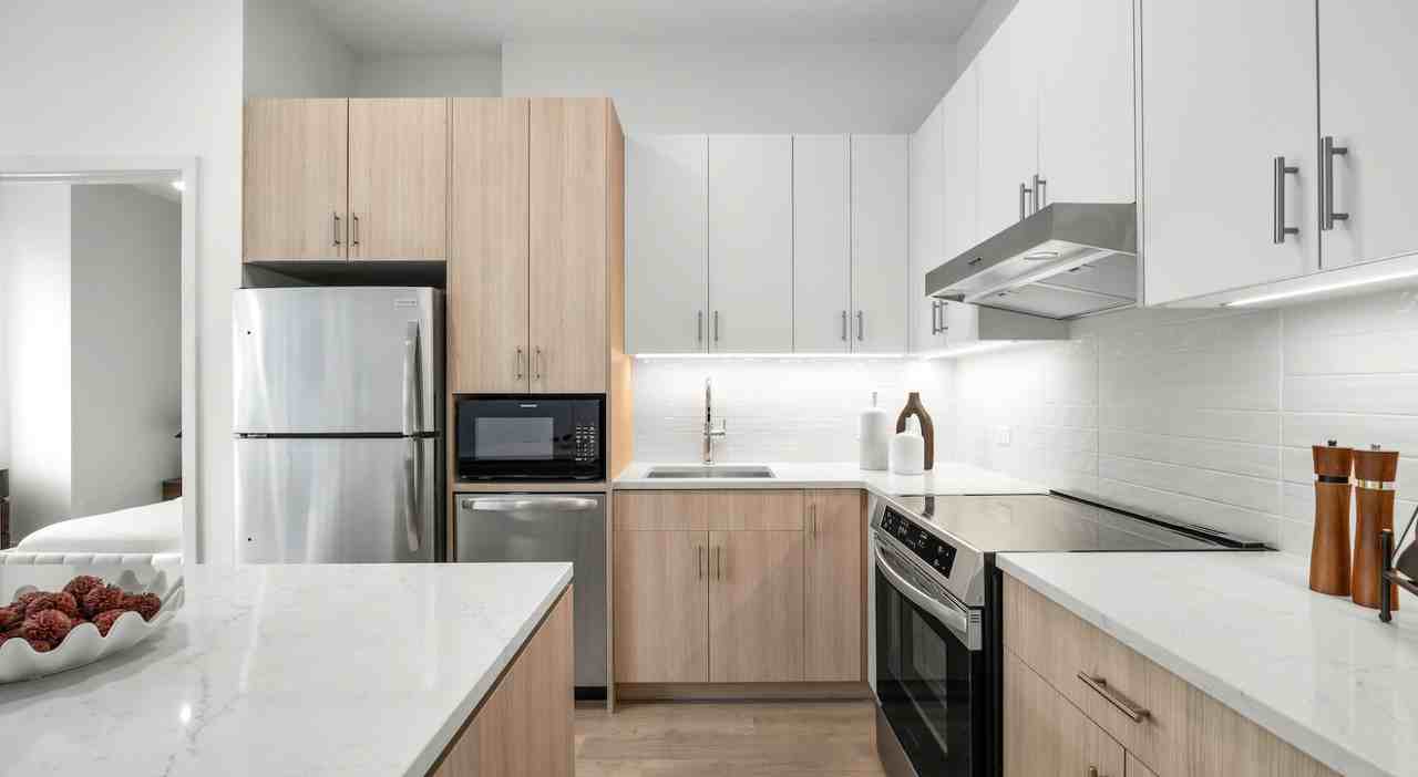 129 W Illinois St #821 - Photo 2 of 20
