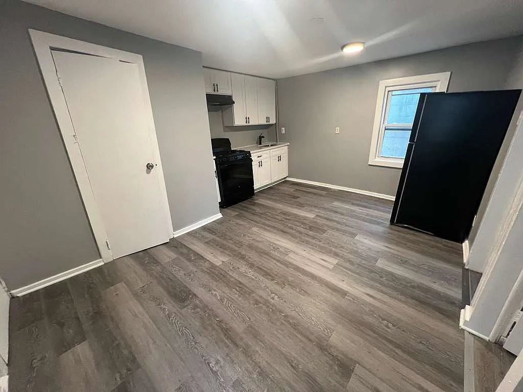 93 Spruce St #1R - Photo 4 of 10