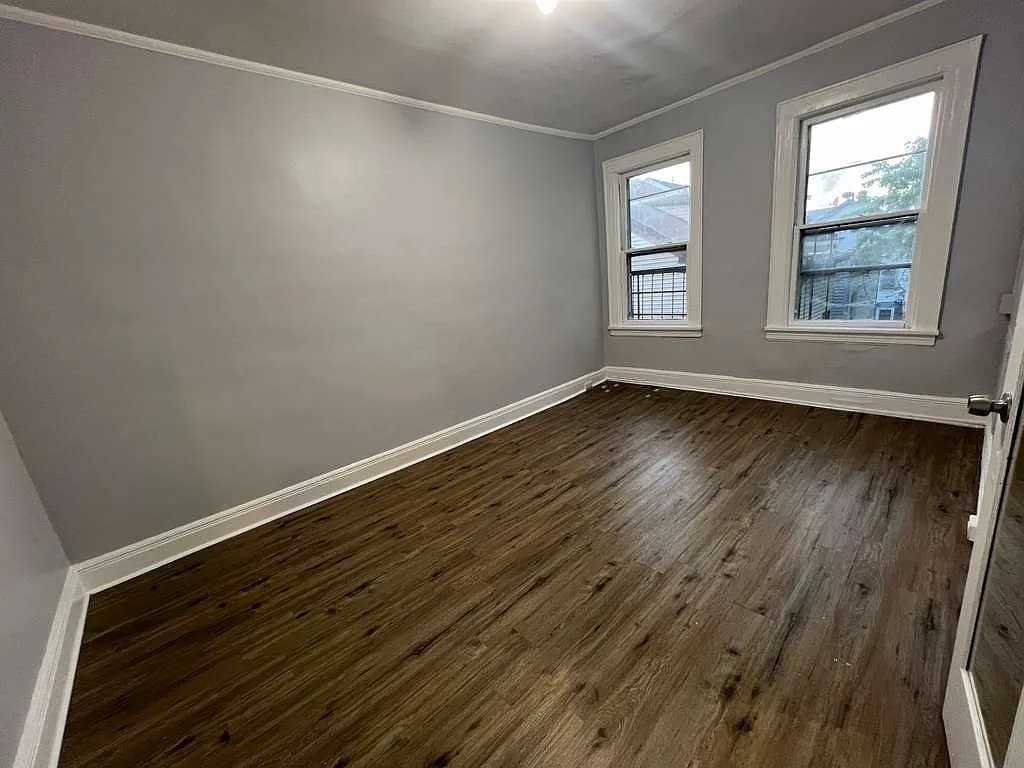 309 Park Ave #4C - Photo 2 of 8