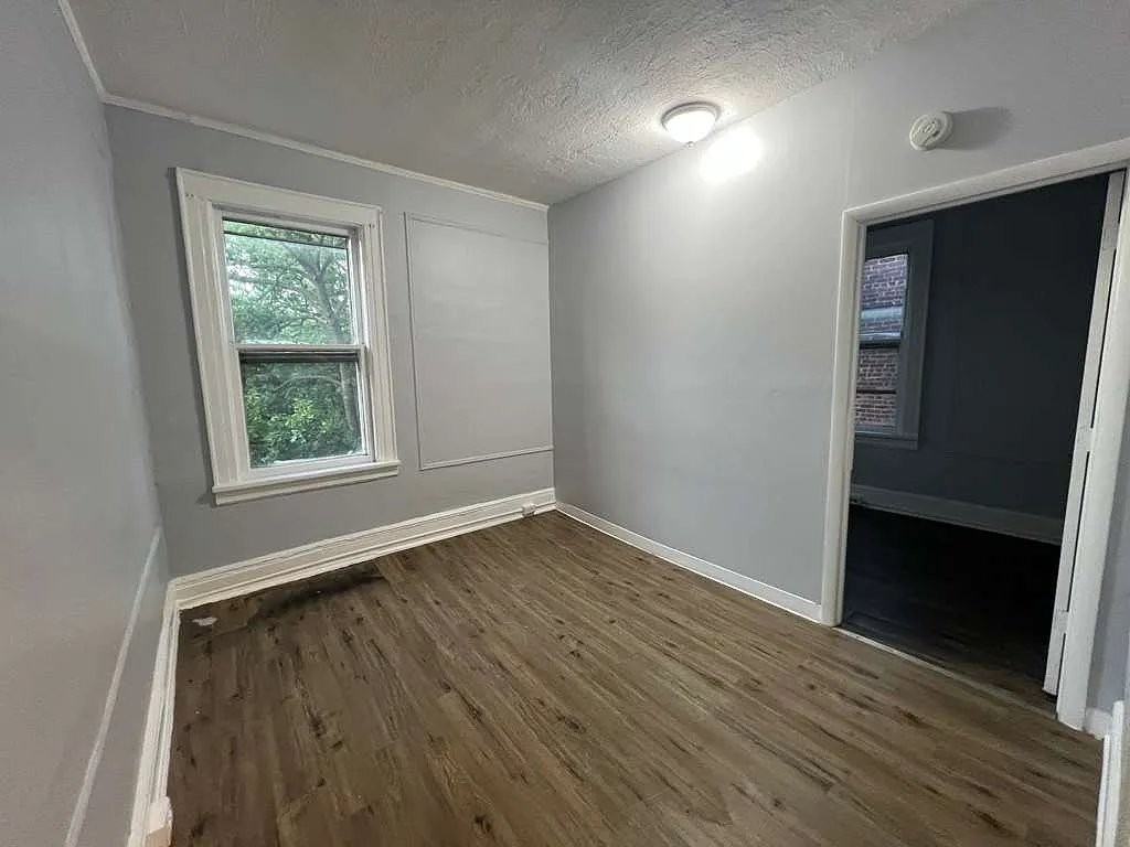 309 Park Ave #4C - Photo 5 of 8