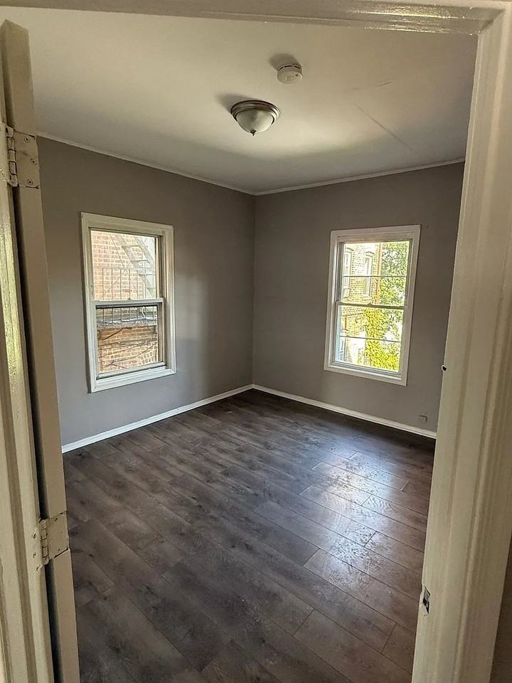 353 Fair St #4 - Photo 4 of 9