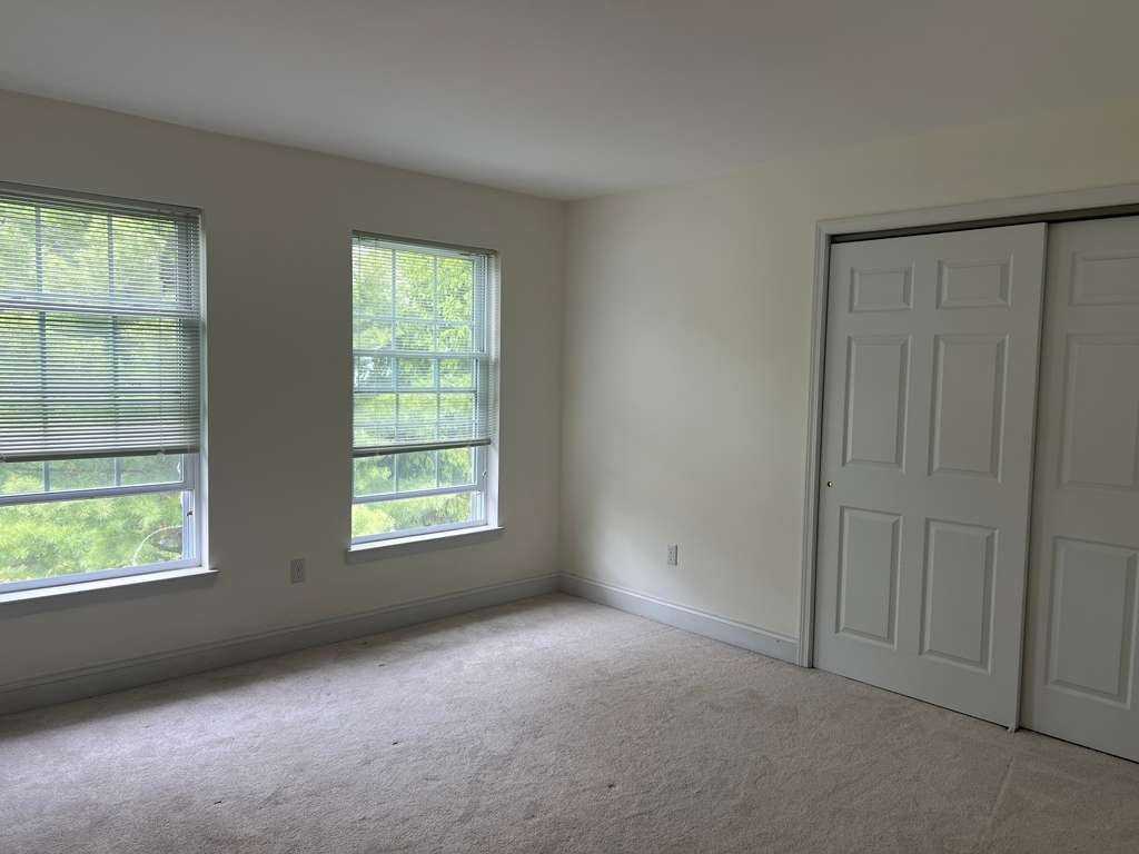 15 Bobrick Rd - Photo 3 of 18
