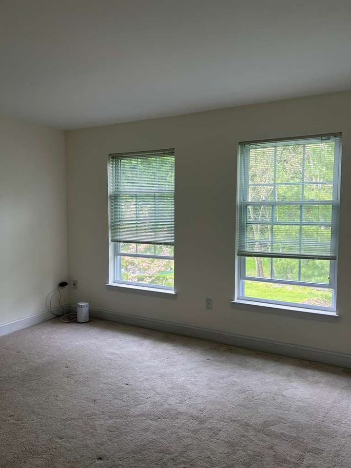 15 Bobrick Rd - Photo 5 of 18