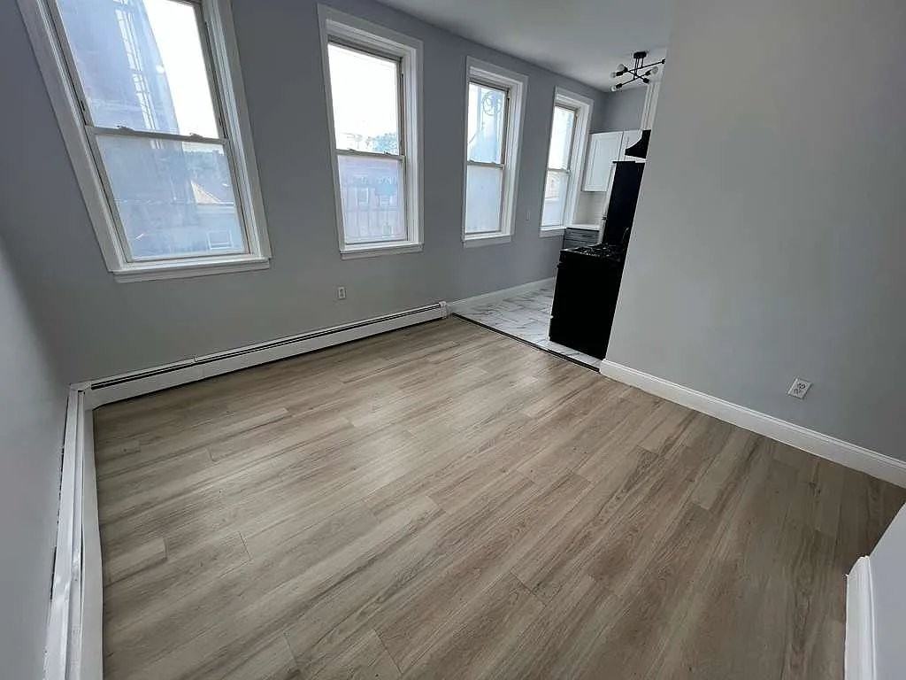 596 River St #6 - Photo 2 of 9