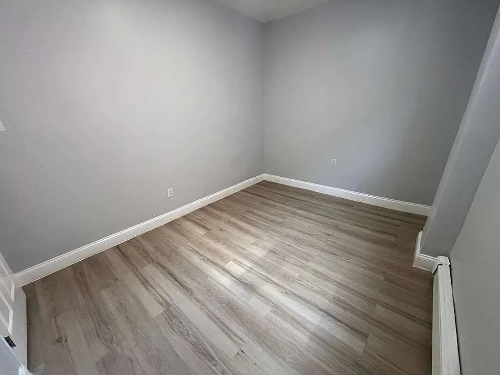 596 River St #6 - Photo 4 of 9